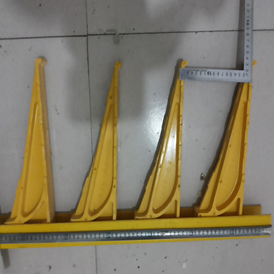 供應(yīng)哈爾濱玻璃鋼組合式電纜支架等多種產(chǎn)品，聯(lián)系電話13081807766